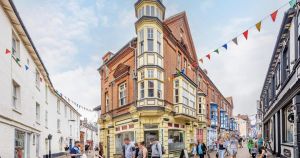 'Fun' Victorian apartment with sea views hits market for £365K