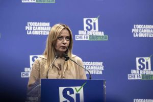 Meloni in campo e il voto diventa una resa dei conti