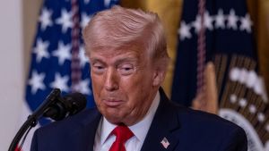 Los bandazos de Trump y su Gobierno en el relato de la guerra contra Irán