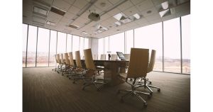 Коментар на седмицата №1: Чистачката дава по-голям процент от заплата си за държавата, отколкото мениджър с 10 хил.