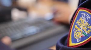 La prof e il giornalista: foto e chat pedopornografiche incastrano la coppia