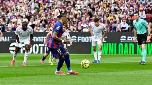 Tarde casi perfecta para Flick: Cancelo desequilibra y Raphinha decide con Lamine de suplente