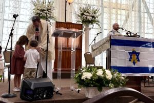 What American Jewish Life Is Like behind Bulletproof Glass