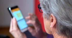 Nuestra deuda digital con las y los mayores