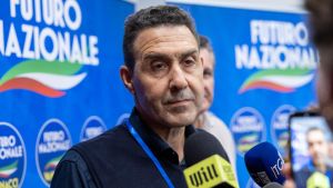 Bagno di folla per Vannacci a Montecatini: “Futuro Nazionale sarà un partito indipendente”