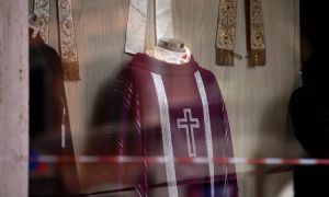 Film o Rupnikovih žrtvah in molku Vatikana