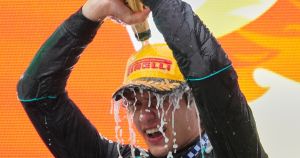 Antonelli vince in Cina in una nuova Formula 1 che piace per qualche giro