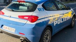 Ragazzino palpeggiato alla fermata, lo riconosce il giorno dopo: denuncia per il 43enne