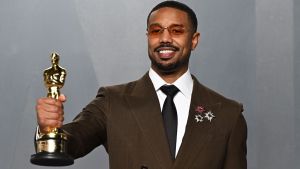 Majkl B. Džordan osvojio Oskara za najboljeg glumca: „Stojim ovde zahvaljujući onima koji su došli pre mene“