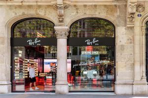 Ray-Ban owner consolidates £360m global media account