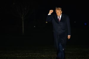 «Будет вымаливать»: стало известно, зачем Трамп срочно едет в Китай