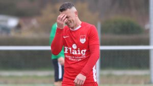 Von der Mittellinie und per Kopf - die besten Videos der Amateurfußballer aus der Region