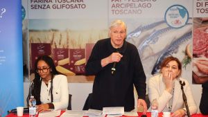 “Diamo linfa al bene”, raccolta firme nei Coop.fi per sostenere la rinascita dei beni confiscati alle mafie