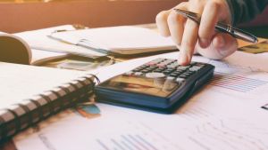 Compró un piso en Asturias por 21.000 euros y Hacienda quiso cobrarle como si valiera 57.000 (y a última hora): un tribunal lo ha anulado