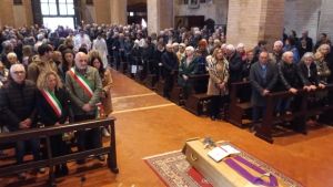 A Guastalla il commosso addio a don Piergiorgio Torreggiani