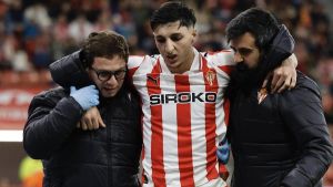 Ferrari, quirófano y adiós a la temporada: el jugador del Sporting es operado en el Covadonga