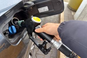 Gasolio sempre più caro: a Ferrara il servito sfiora i 2,40 euro