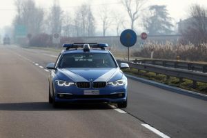 Fa inversione in Super e viaggia contromano: fermato a Corte Centrale