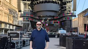 Fabbri davanti all’arena : 