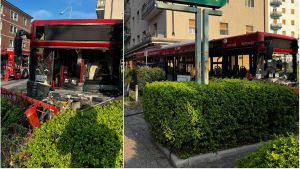 Autobus va fuori strada, si schianta contro un palazzo e poi nei giardinetti