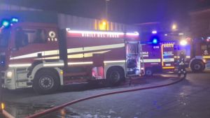 Colico, incendio in uno stabilimento di rifiuti elettronici: paura per l’aria e l’ambiente