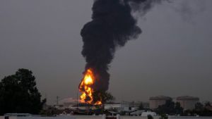 Rat na Bliskom istoku: Rakete i dronovi nad svim zalivskim zemljama, u Emiratima na kratko zaustavljen avio-saobraćaj