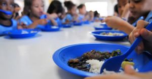 Sem alimentação escolar,10 milhões de meninos e meninas passariam fome