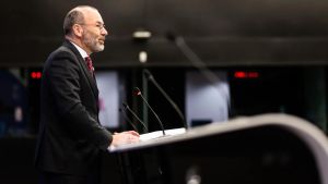 Rechtsaußen-Skandal im EU-Parlament: Manfred Weber bringt die Brandmauer ins Wanken – und sich selbst