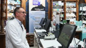 Obbligo di dimora per l’ex farmacista incastrata dai colleghi dopo il furto