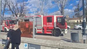 Udine, fiamme in un condominio con uffici e ristorante: evacuato l'intero edificio