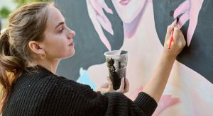 They evicted her after 40 years to claim her hand-painted murals. Her parting gift was perfect.