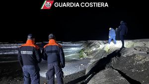 Scomparsa donna di 45 anni. Ricerche in mare e a terra
