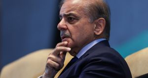 Il Pakistan alza la posta. Corteggia Trump e Teheran mentre allarga la guerra contro l'Afghanistan