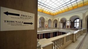 Neonato di 5 mesi trovato morto in culla a Trieste, il padre è accusato di omicidio