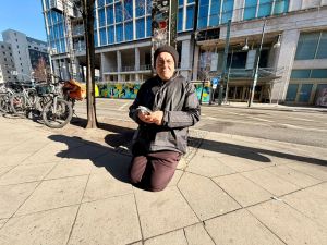 Vom Bau auf die Straße: Wie Robert aus Budapest am Alex ums Überleben kämpft