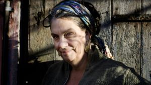 Camilla Plum er værd at lytte til. Man får lyst til at gå i haven