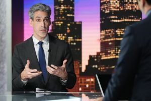 Jewish Netanyahu critic wins Illinois primary after AIPAC spends millions against him