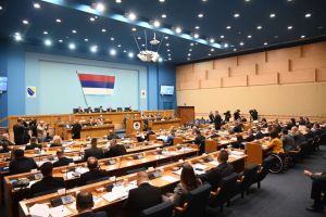 Nije usvojen zakon o zabrani pušenja u RS