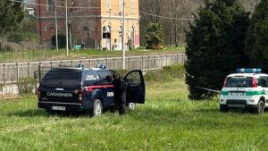 Rogeno, trovata una bomba vicino alla stazione della linea Lecco-Como: è un residuato bellico