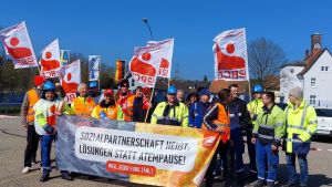 Gewerkschaft protestiert bei Höganäs in Laufenburg für höhere Löhne