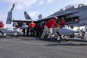 Bomben als „Himmelsgeschenke“: Die irritierende Lust am Krieg