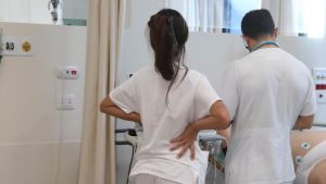 Emergenza infermieri in Lombardia: tremila in meno ogni anno. Il trend non si arresta