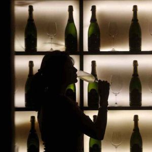 Mortes e internações por uso de álcool crescem entre mulheres