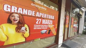Resi a prezzi scontati e acquisti alla cieca. A Treviso apre il negozio lotteria