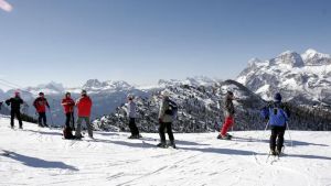 Sciare sulle Dolomiti a primavera: ecco dove gli impianti sono ancora aperti