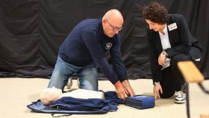 San Giorgio su Legnano: 71enne ha un malore, i passanti la salvano grazie al defibrillatore