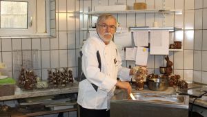 Das letzte Mal Schokohasen: Max Kreutter gibt seine Manufaktur Chocolate Dreams in Riedböhringen auf