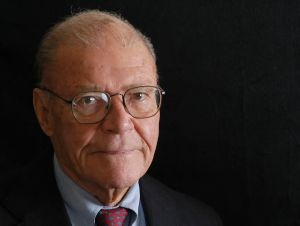 Readers sound off on the fog of war, solar panels and Apollo host’s death