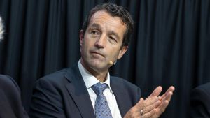 Escribano ofrece al Gobierno frenar la fusión entre Indra y E&EM para continuar en el cargo