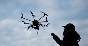 Danskerne kan ikke leve med, at hele historien bag breaking-historierne over Danmark stadig svæver i luften